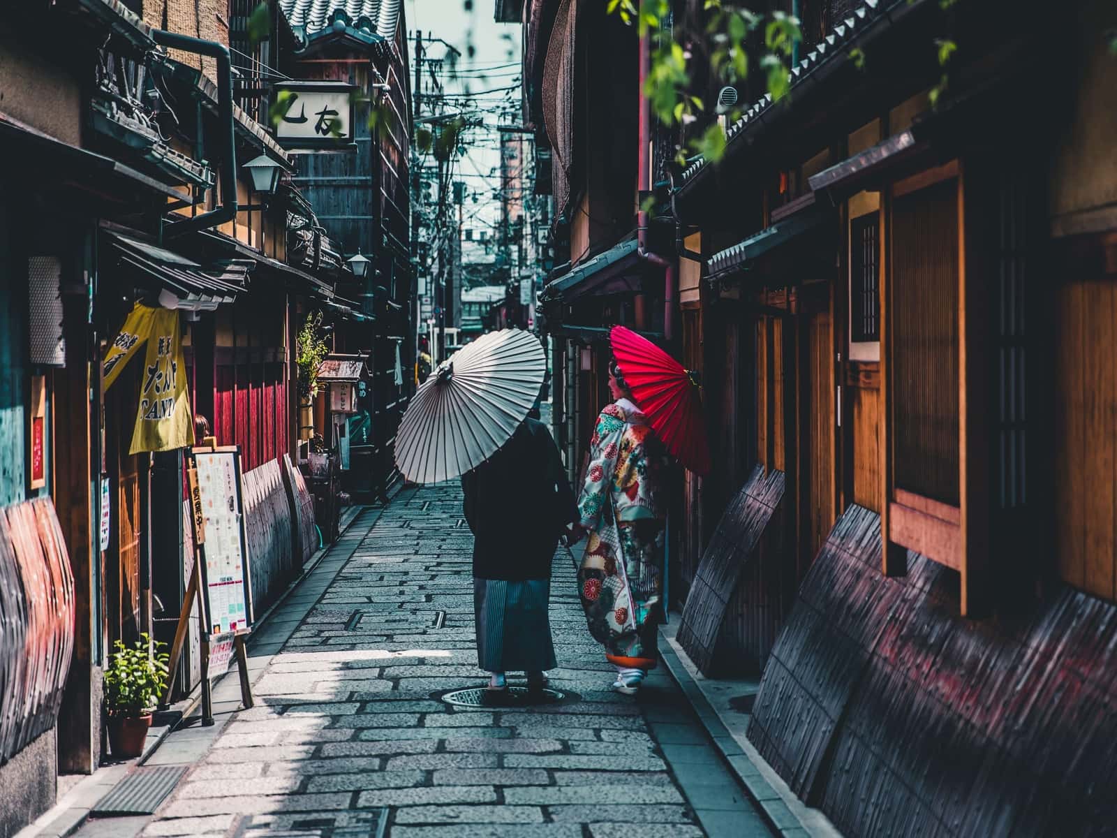 Japanese ladies in front of temple